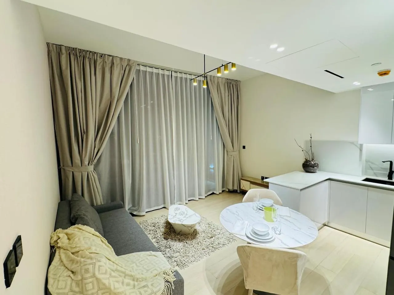 Dvr 1Br Apartment Available In Binghatti Corner Dubai