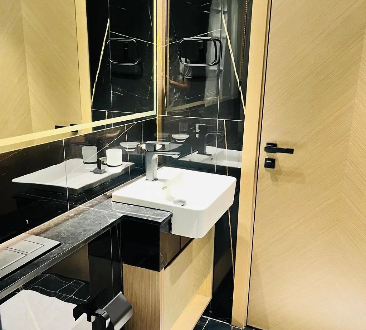 Dvr 1Br Apartment Available In Binghatti Corner Dubai